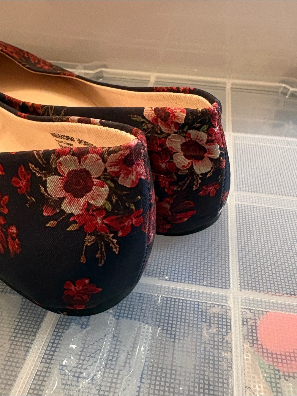 Floral‎ Ballet Flats - Red Floral on Navy~womens 9 - Picture 4 of 7